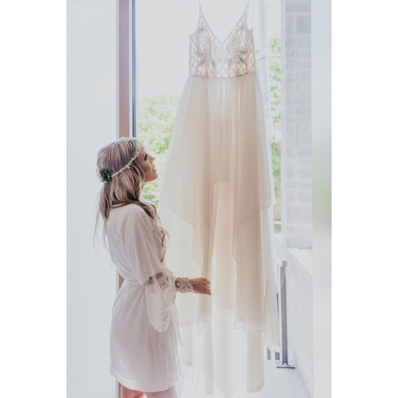 Hayley Paige Wedding Gown - Picture 4 of 16